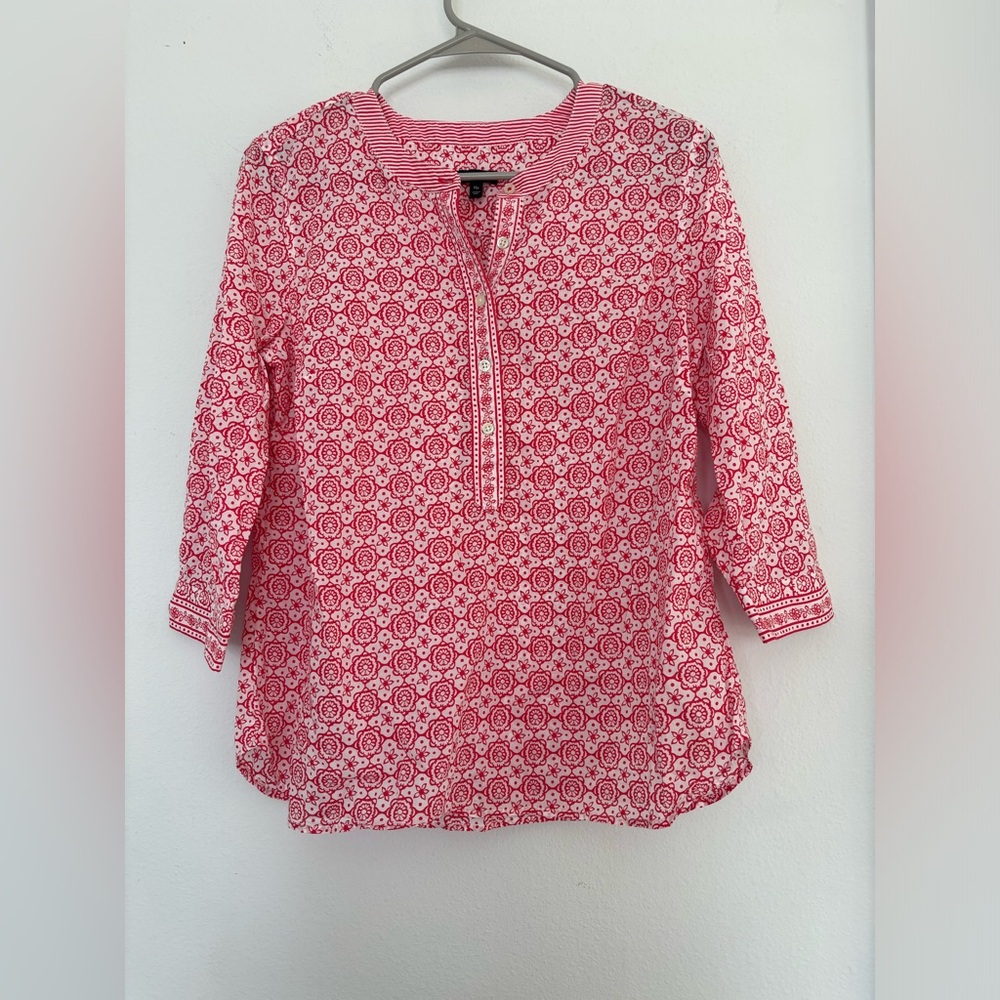 TALBOTS RED & WHITE PRINTED QUARTER SLEEVE BLOUSE SZ MEDIUM PETITE